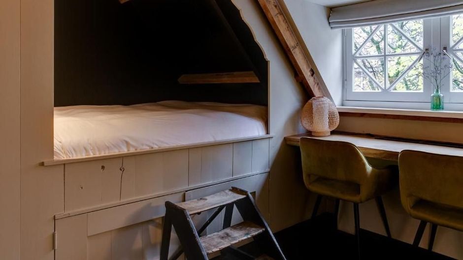 Vesting Hotel Room