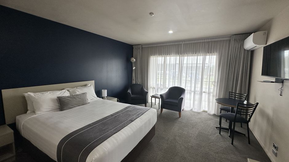 The Suites Ashburton Room