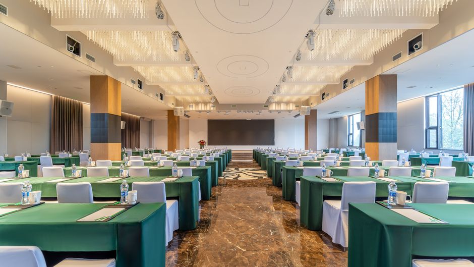 Holiday Inn Jiuhua Mountain Hot Spring Ballroom