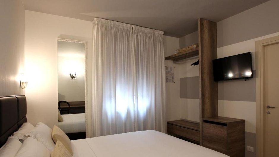 Hotel Globo Room