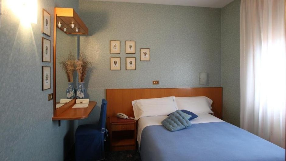 Hotel Globo Room