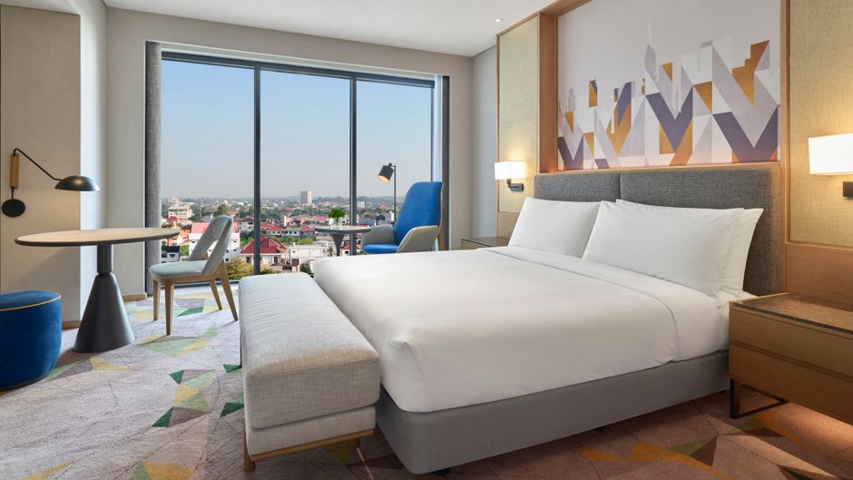 Holiday Inn & Suites Vientiane Suite