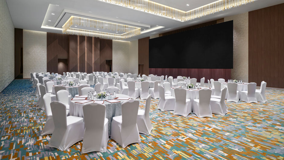 Holiday Inn & Suites Vientiane Ballroom