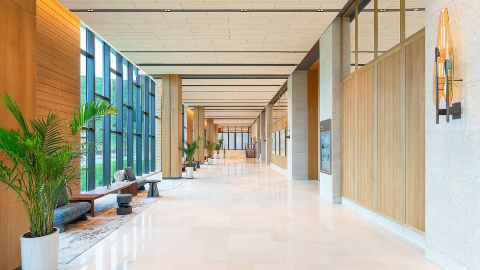Holiday Inn Resort Kanas Hemu Lobby