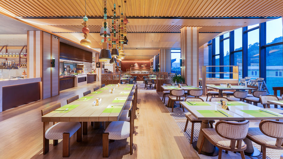 Holiday Inn Resort Kanas Hemu Restaurant