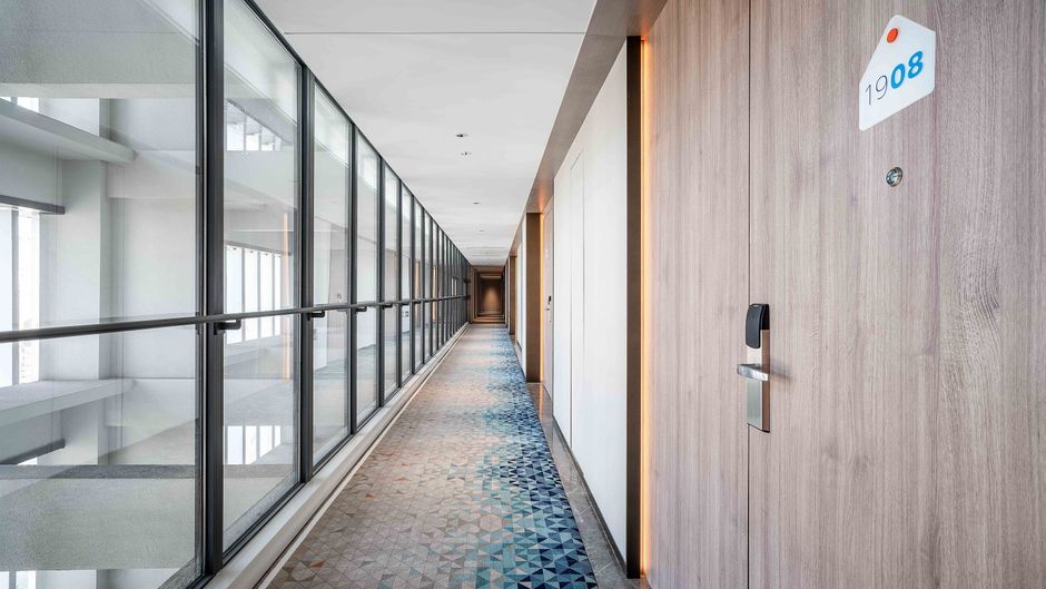 Holiday Inn Exp Xi'an Fengdong Lobby