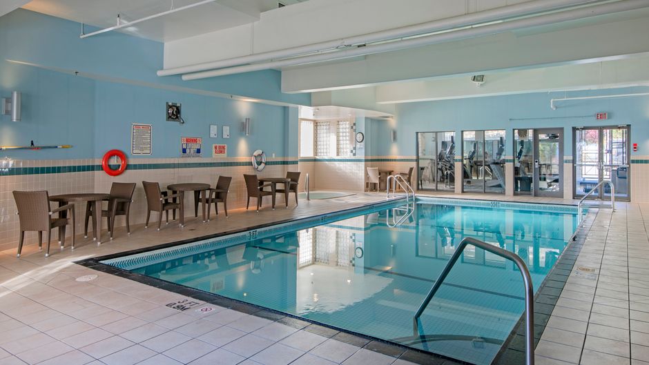 Holiday Inn Express Pool