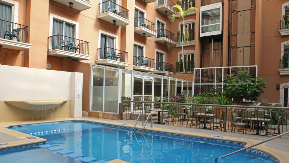 Holiday Inn Express Tecnologico Pool