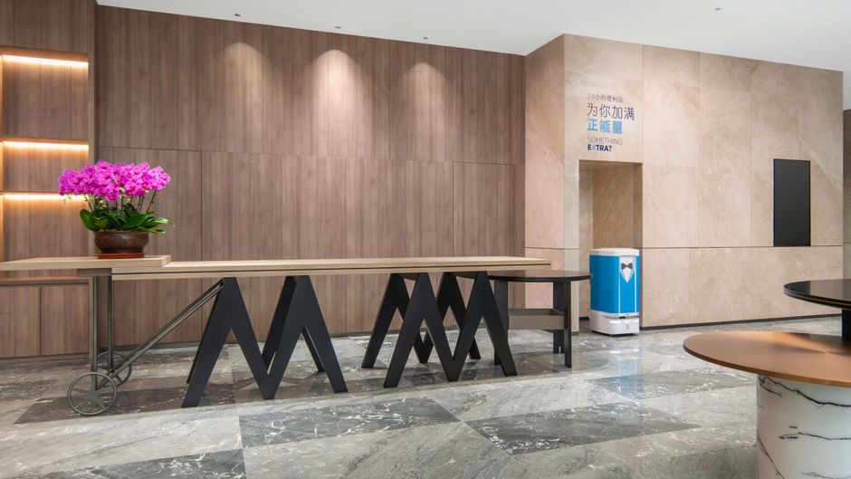 Holiday Inn Exp Xing County Lobby