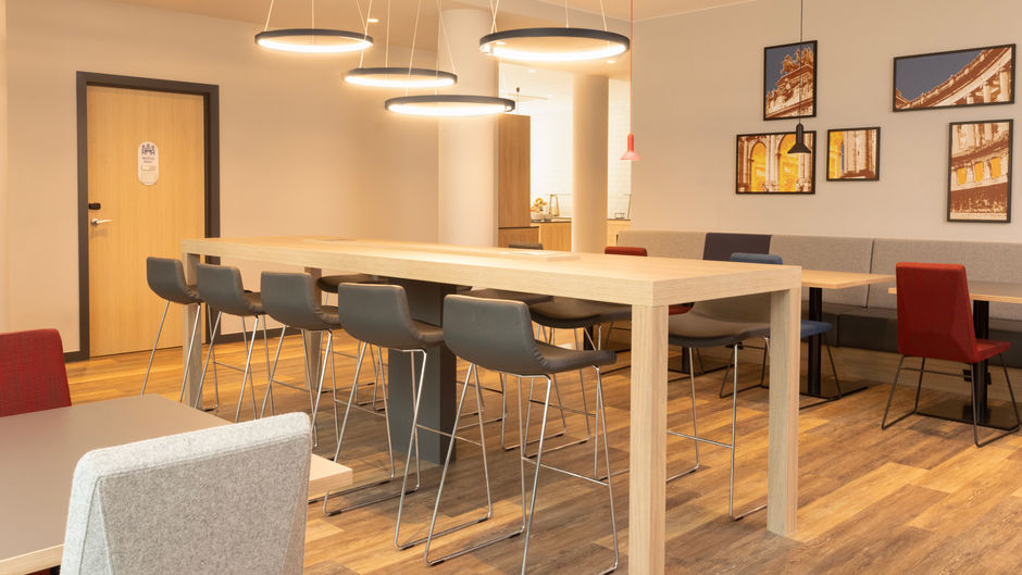 Holiday Inn Express Airport Restaurant