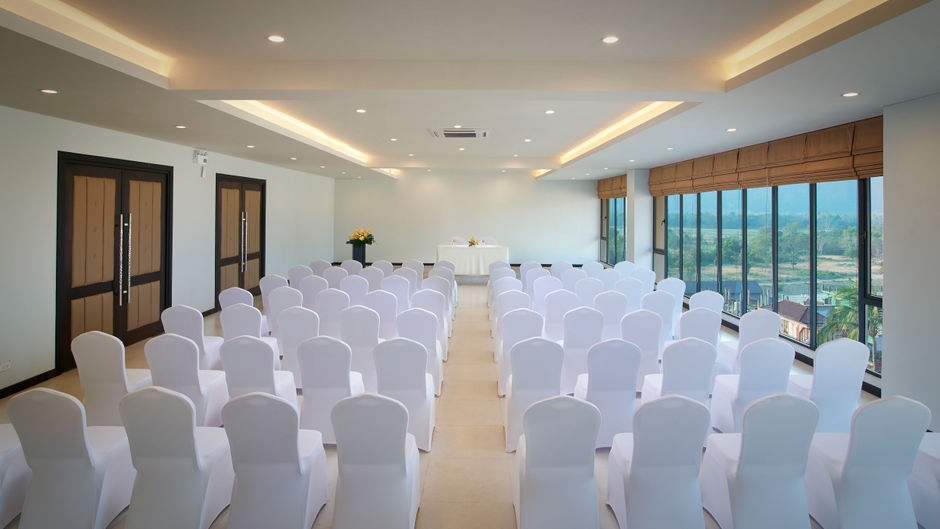 Amari Vang Vieng Meeting