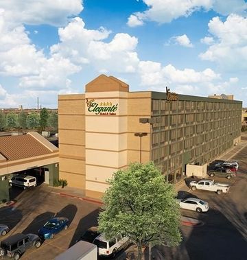 MCM Elegante Hotel & Suites