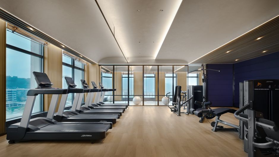 HUALUXE Science Hall Health Club