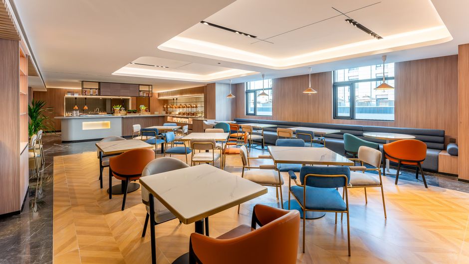 Holiday Inn Exp Longmen Restaurant