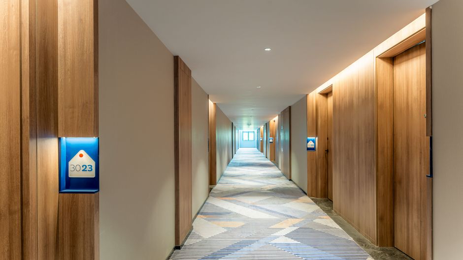 Holiday Inn Exp Longmen Lobby