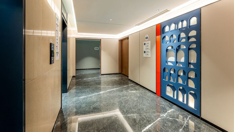 Holiday Inn Exp Longmen Lobby