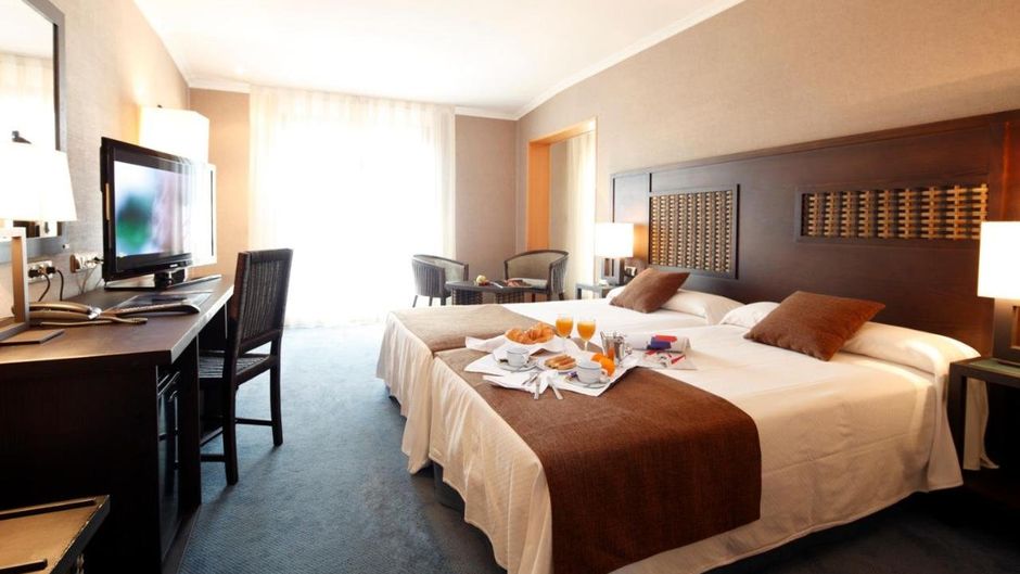 Hotel Congreso Room
