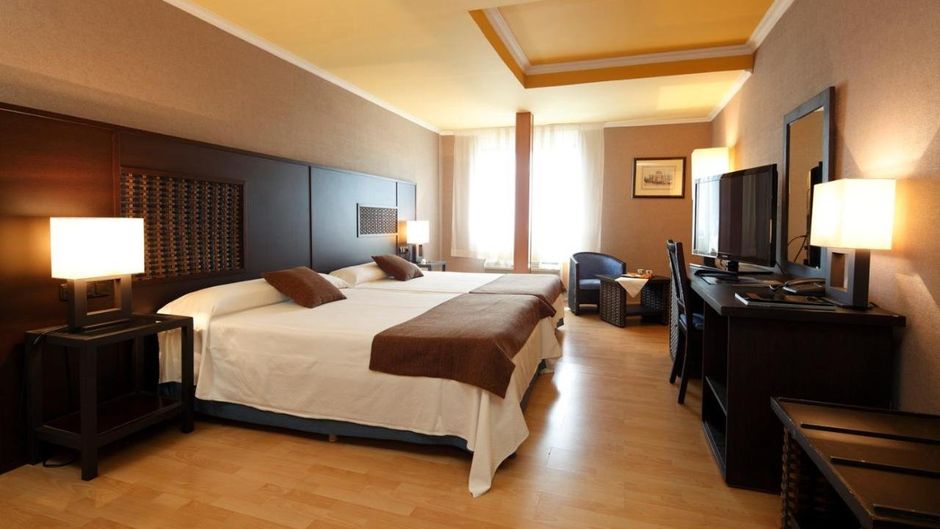 Hotel Congreso Room