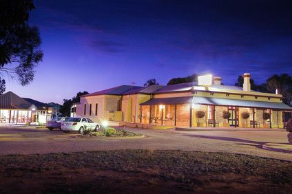Standpipe Golf Motor Inn