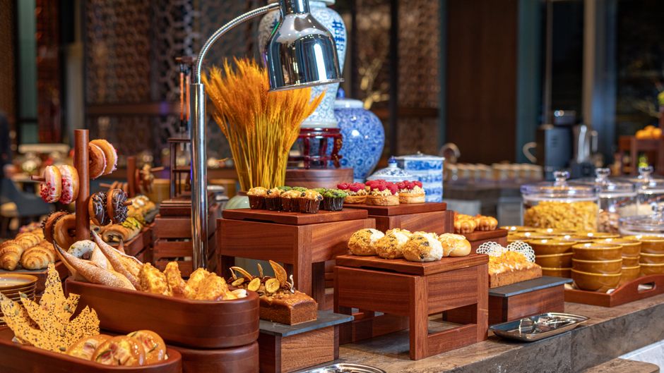 Hualuxe Haining Restaurant