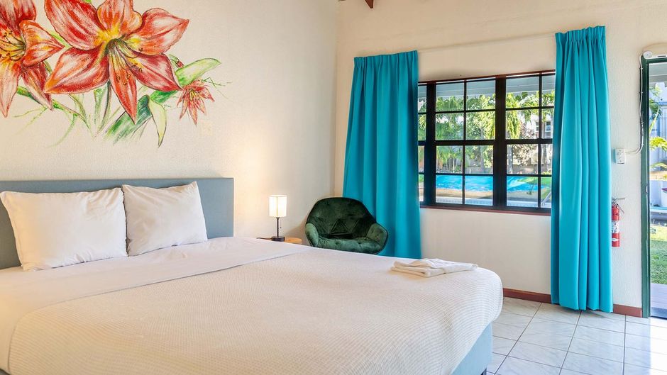voco Surfside Aruba Room