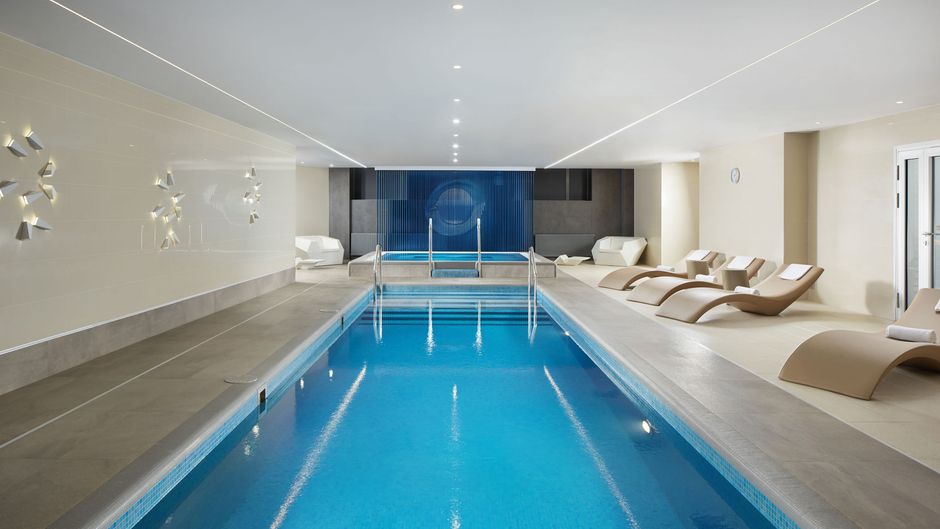 Marriott Hotel Minsk Pool