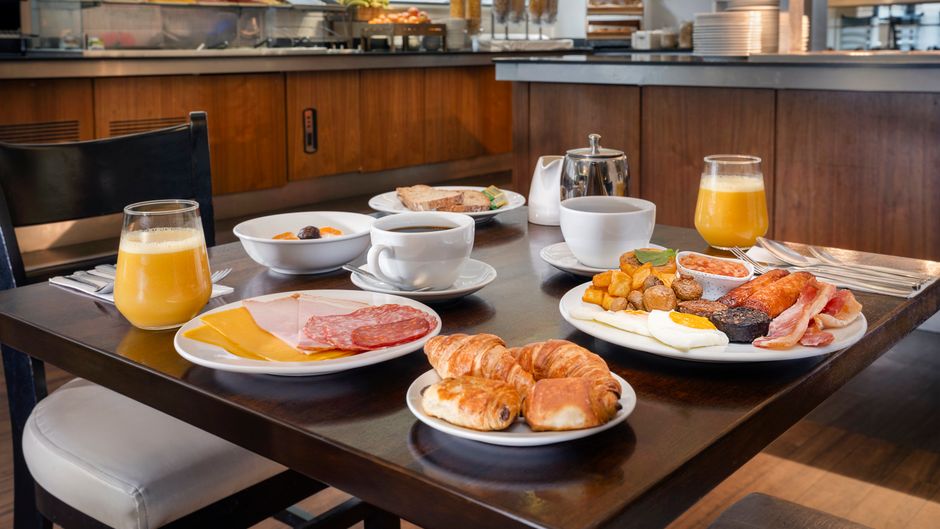 Academy Plaza Hotel Restaurant