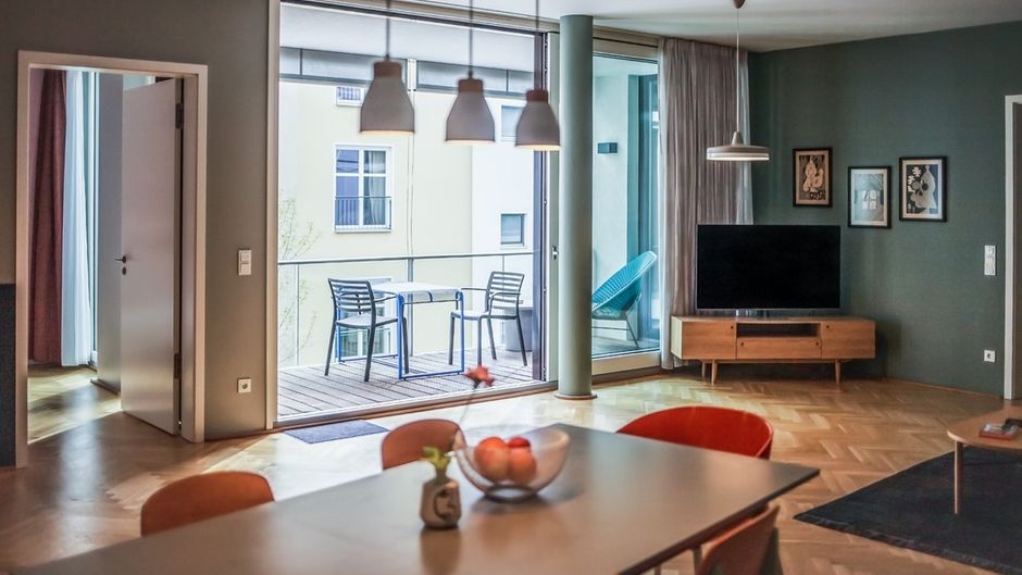 The Circus Apartments Room