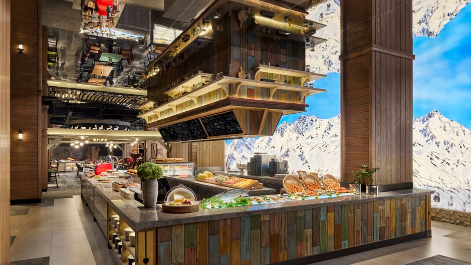 Crowne Plaza Snow World Restaurant