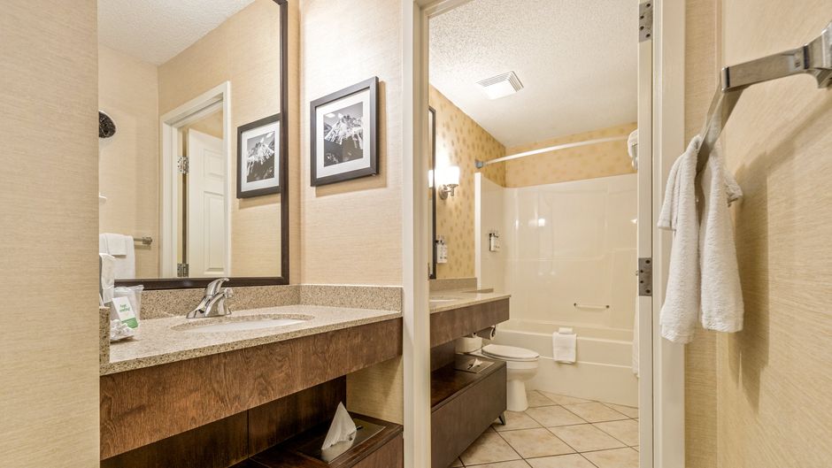 Holiday Inn Lethbridge Room
