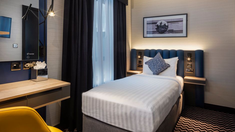 Academy Plaza Hotel Room