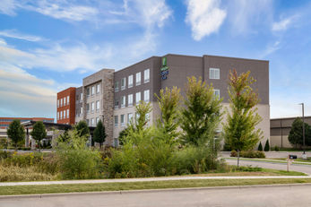 Holiday Inn Express & Stes Madison West