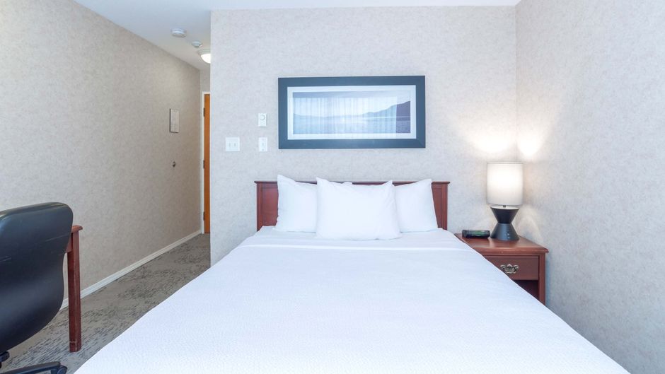 Sandman Hotel Penticton Room