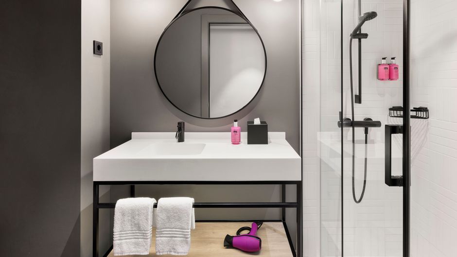 Moxy Barcelona Room