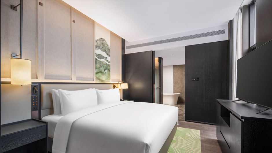 Holiday Inn Shuangfu Room
