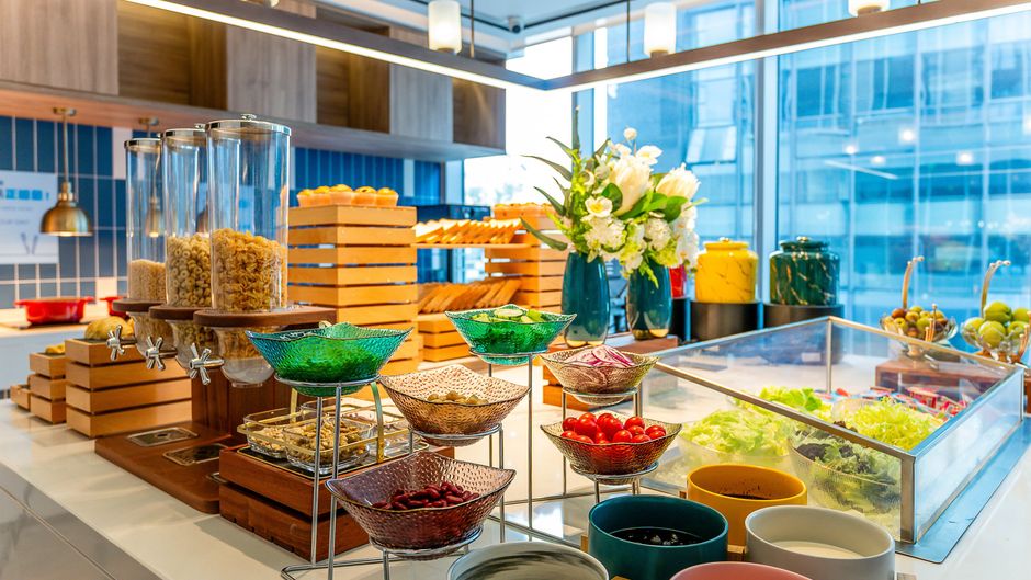 Holiday Inn Exp Guangming Restaurant