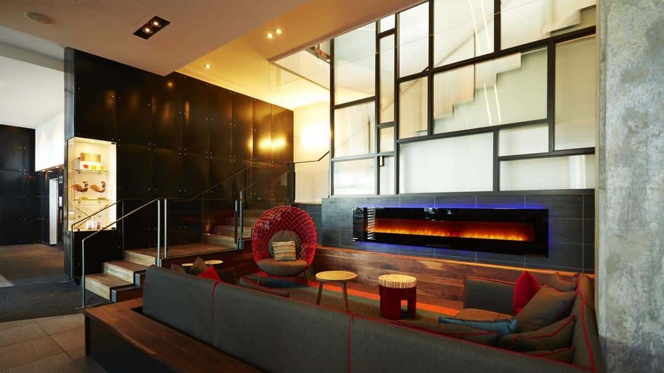 ALT Hotel Quartier DIX30 Lobby