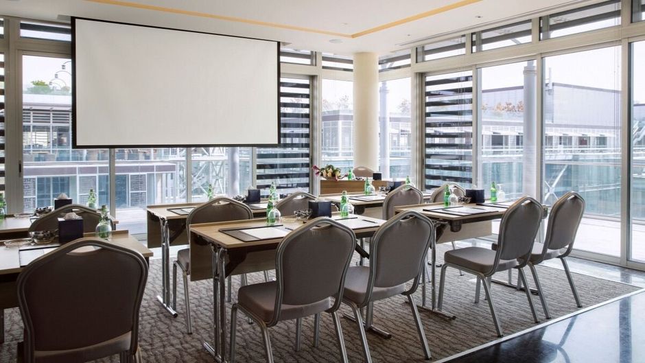 The Abdali Boulevard Hotel Meeting