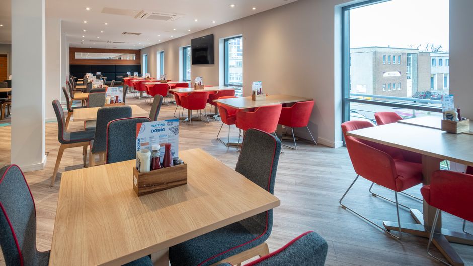 Holiday Inn Express Stevenage Restaurant