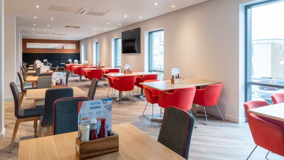 Holiday Inn Express Stevenage Restaurant