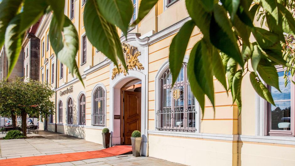 Gewandhaus Dresden, Autograph Collection Exterior