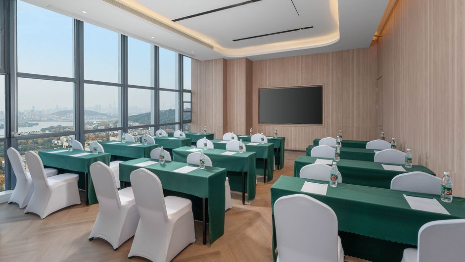 Holiday Inn Exp East Lake Meeting
