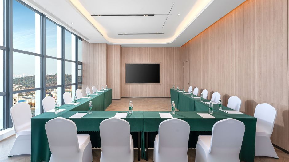 Holiday Inn Exp East Lake Meeting