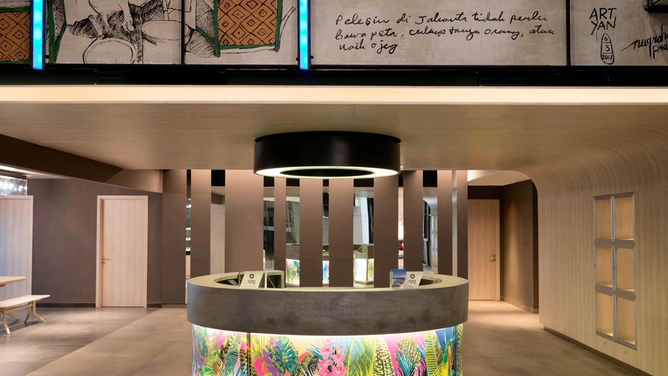 Aloft Jakarta Wahid Hasyim Exterior