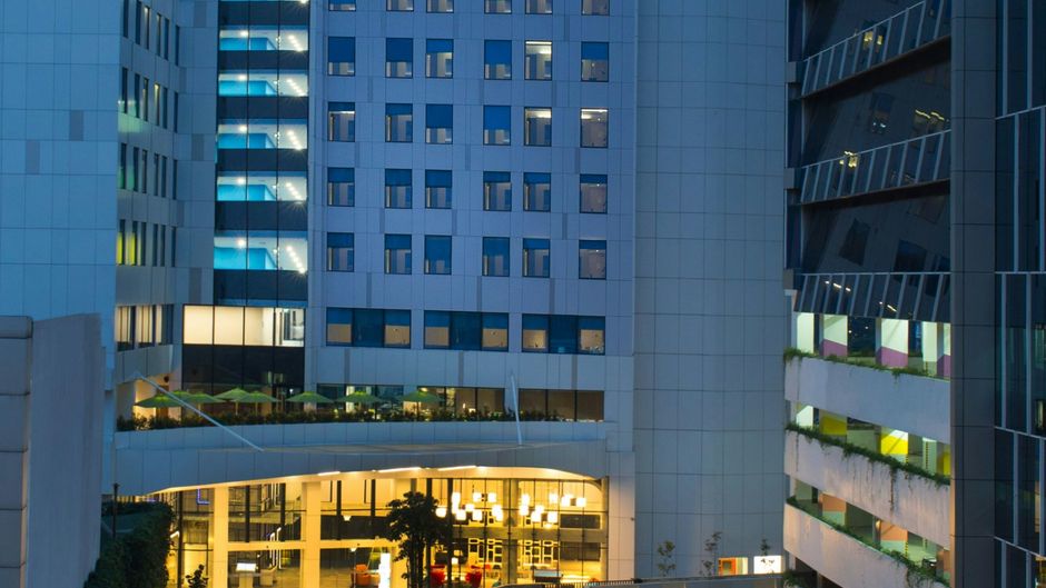 Aloft Jakarta Wahid Hasyim Exterior