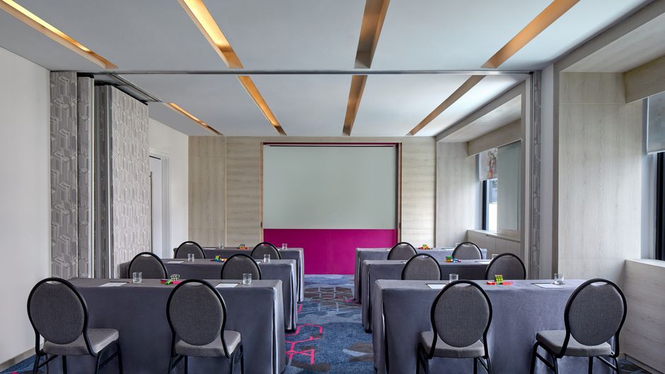 Aloft Jakarta Wahid Hasyim Meeting