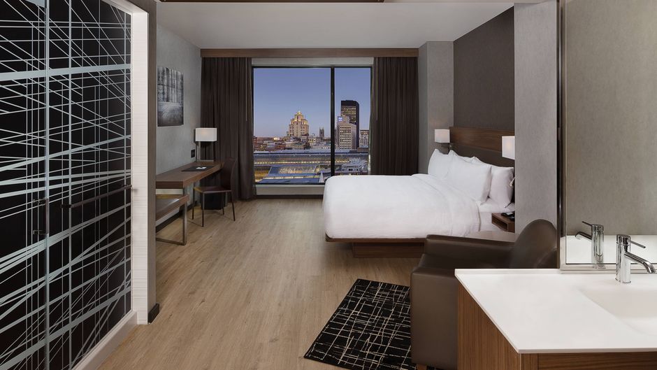 AC Hotel Montreal Downtown Room