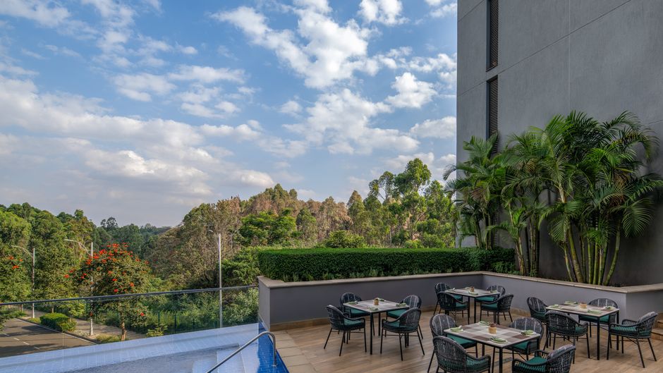 Holiday Inn Nairobi Two Rivers Mall Pool