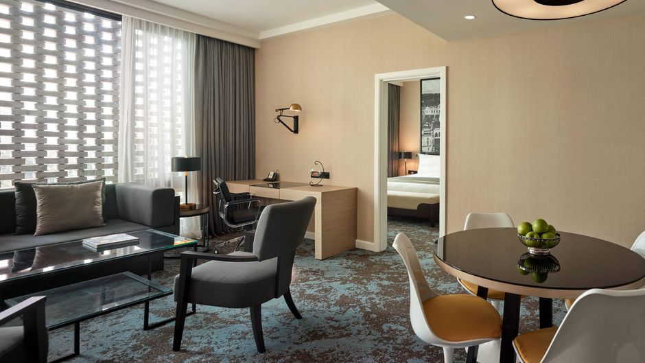 Hotel Stripes, Autograph Collection Suite