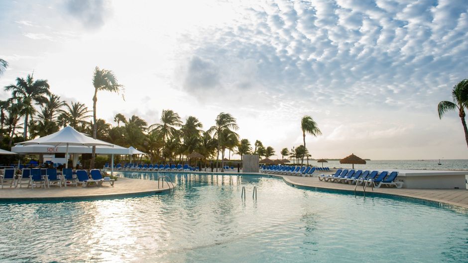 Renaissance Wind Creek Aruba Resort Pool